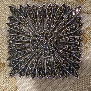 Vintage Sterling silver 18g sunflower pattern pave marcasite square brooch